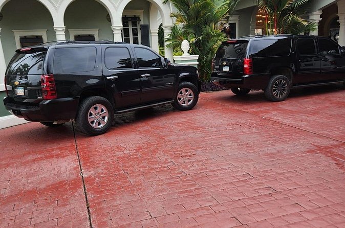 Exclusive Airport Transfers (up to 4 persons) One-Way - Comfort, luggage, and the ride itself